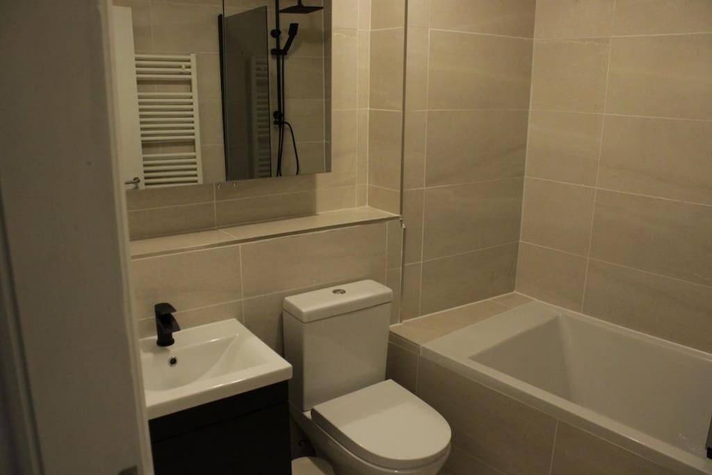 2 Bedroom Central London Apartment Modern And Stylish エクステリア 写真